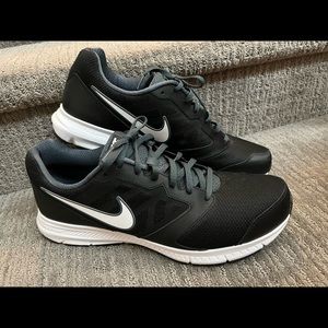 Nike mens shoes size 13
